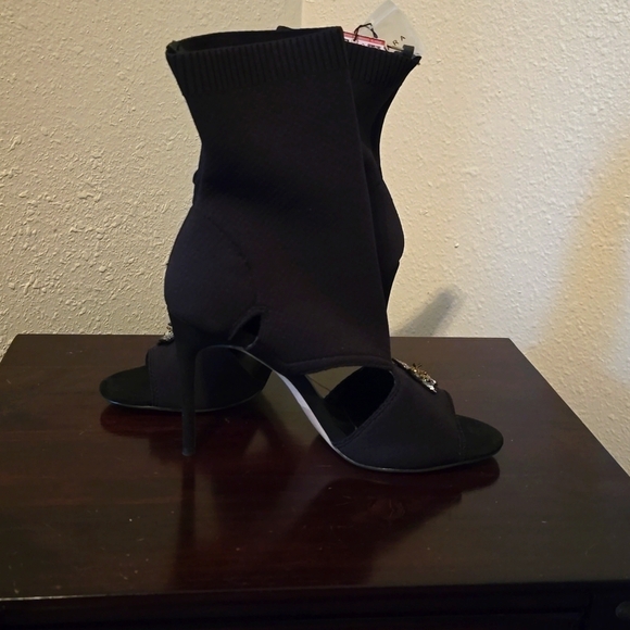 ZARA HIGH HEELS SOCK STYLE OPEN TOE BOOTS WITH BEADED FLORAL SIZE 42, NEVER WORN - Picture 3 of 5
